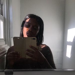 Meet your Posher, Adara